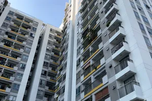 Vào TP.HCM được 3 ngày, người đàn ông rơi từ tầng 11 chung cư, tử vong