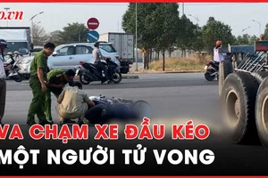 Video: Xe máy va chạm xe đầu kéo, một người tử vong