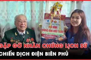 Thanh niên Thành phố Tân An gặp gỡ cựu chiến binh Hoàng Văn Hiển dịp 7-5