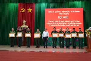 Tây Ninh: Trao bằng khen 4 lực lượng tuyến đầu giữ vững an ninh biên giới 