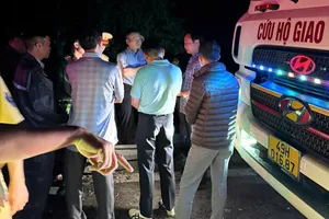 Phó Giám đốc Công an tỉnh Lâm Đồng chỉ huy cứu hộ vụ xe khách rơi xuống đèo Bảo Lộc