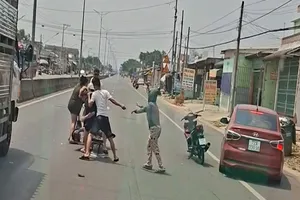 Tạm giữ một thanh niên vụ đánh người vì suýt va chạm giao thông