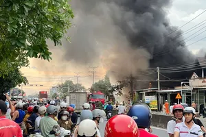 Cháy lớn tại tiệm sửa xe ở ngã tư Trà Võ, Tây Ninh