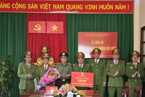 Khen thưởng lực lượng bắt giữ nghi phạm trộm túi xách của Hoa hậu Mexico