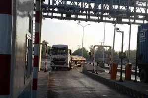 BOT Cai Lậy thu phí trở lại rồi... xả tiếp