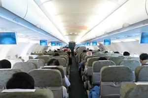 Đánh nhau trên máy bay, bị phạt 7,5 triệu đồng