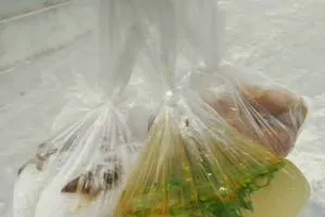 Bệnh 'rình rập' nếu dùng túi nylon chứa thức ăn nóng