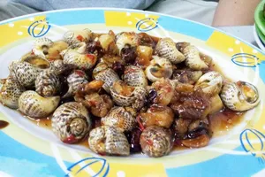 Ăn ốc chế biến không sạch coi chừng trúng độc