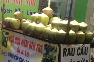 Đủ loại chiêu trò làm dừa trắng, ngọt