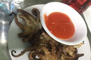 Cẩn thận với món bạch tuộc tái sống