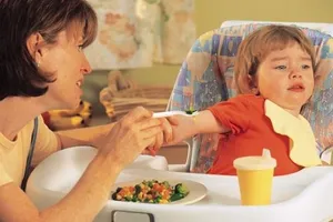 Trẻ biếng ăn: Chớ vội cho dùng thuốc