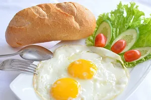 Nhiều tác dụng lạ của việc ăn sáng