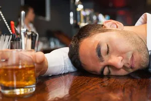 Tiêu thụ 7 ly rượu nặng 1 tuần có khả năng dẫn đến ung thư