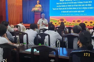 TP.HCM yêu cầu hạn chế sử dụng nước uống đóng chai công sở