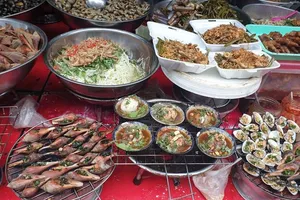 Tăng cường xử lý vi phạm với loại hình thức ăn đường phố