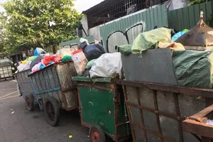 Đổi rác tái chế lấy vật phẩm có giá trị