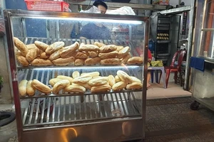 Bán bánh mì trước nhà có cần đăng ký thủ tục?