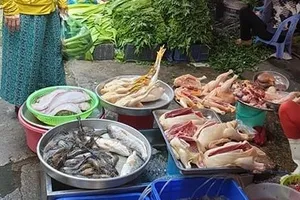 Thu gom, nâng giá thực phẩm trong mùa dịch có bị xử lý?