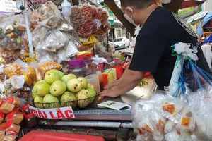 Nhiều điểm bán thức ăn đường phố cũng nghỉ vì COVID-19