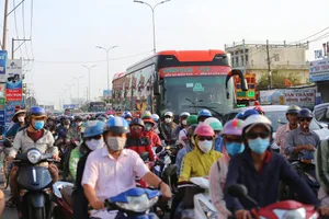 Khuyến khích xe máy trên 5 tuổi đi kiểm tra khí thải