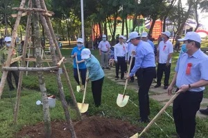 TP.HCM phát động tết trồng cây đời đời nhớ ơn Bác Hồ