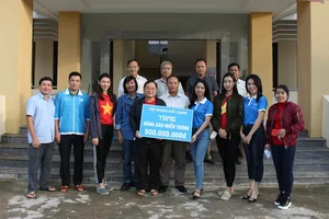 Tập đoàn Đất Xanh hỗ trợ đồng bào miền Trung 500 triệu đồng 