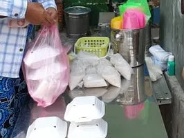 Điều gì xảy ra nếu dùng đồ nhựa đựng thức ăn không đúng cách?