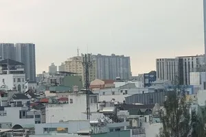 Lý giải nguyên nhân bầu trời TP.HCM mù mịt