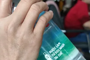 Có an toàn không nếu dùng chai nhựa tái chế để đựng nước?