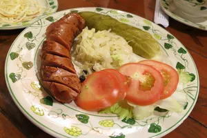 Điều gì xảy cho cơ thể nếu ăn quá nhiều xúc xích?