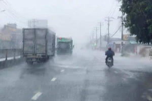 Nhiều tỉnh ở Nam Bộ có mưa nhiều nơi do ảnh hưởng của bão