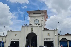 Quận 1 tính toán, điều chỉnh giá cả hàng hóa ở chợ Bến Thành