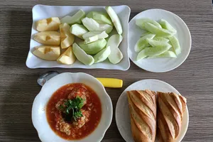 Mẹo chữa đau đầu vì uống rượu trong năm mới