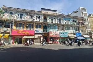 Chủ tịch UBND TP.HCM chỉ đạo tháo dỡ khẩn cấp chung cư 440 Trần Hưng Đạo