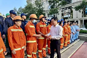 1 công nhân vệ sinh môi trường ở TP.HCM phải 'gánh' 1 tấn rác/ngày 