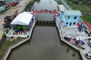 Khánh thành cống ngăn triều trăm tỉ trên rạch cầu Sập 