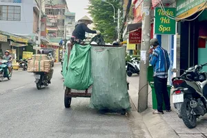 Giá thu gom rác sinh hoạt ở TP.HCM sau khi vận hành chính quyền 2 cấp có thay đổi?