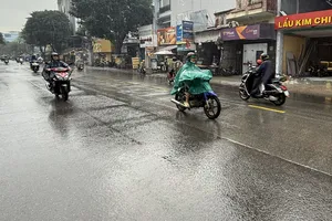 Sáng sớm hôm nay, nhiều khu vực ở TP.HCM mưa lớn