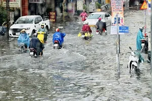 2 ngày tới, TP.HCM và các tỉnh Nam Bộ đón 'cặp đôi' mưa to và triều cường 