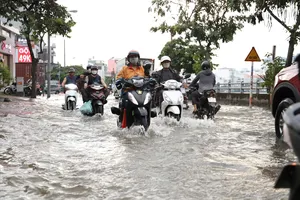 Triều cường ở mức cao, TP.HCM lên kế hoạch ứng phó