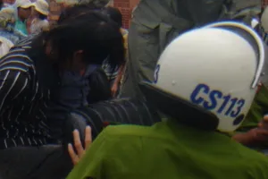 2 thanh niên hối lộ cảnh sát 113 khi bị kiểm tra