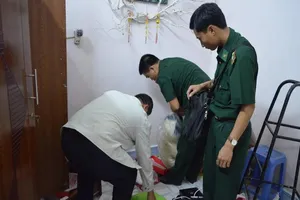 Bị bắt vì mang 400.000 USD thắng bạc ở Campuchia về VN 