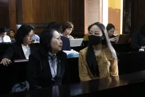 Video: Hoãn xử vụ tài xế Mercedes tông nữ tiếp viên hàng không