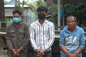 Video: Bắt nhóm người trộm bò rồi xẻ thịt