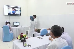 Đa dạng hình thức khám bệnh từ xa để thích nghi với dịch COVID-19