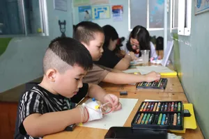 Sắc màu hy vọng nơi hành lang bệnh viện