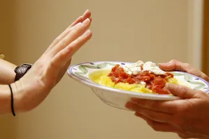 Bỏ bữa tối sẽ giúp giảm cân nhanh?