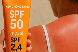 Dùng kem chống nắng kém chất lượng giống mặc áo mưa thủng lỗ