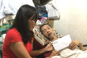 Ông già neo đơn được bạn đọc và phường giúp đỡ