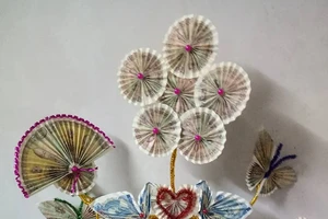 Xếp tiền thật để trang trí cây chơi tết, có bị xử lý? 